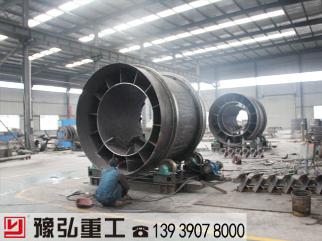 豫弘廠區(qū)沙子烘干機(jī)加工制造現(xiàn)場(chǎng) 豫弘廠區(qū)沙子烘干機(jī)加工制造現(xiàn)場(chǎng)